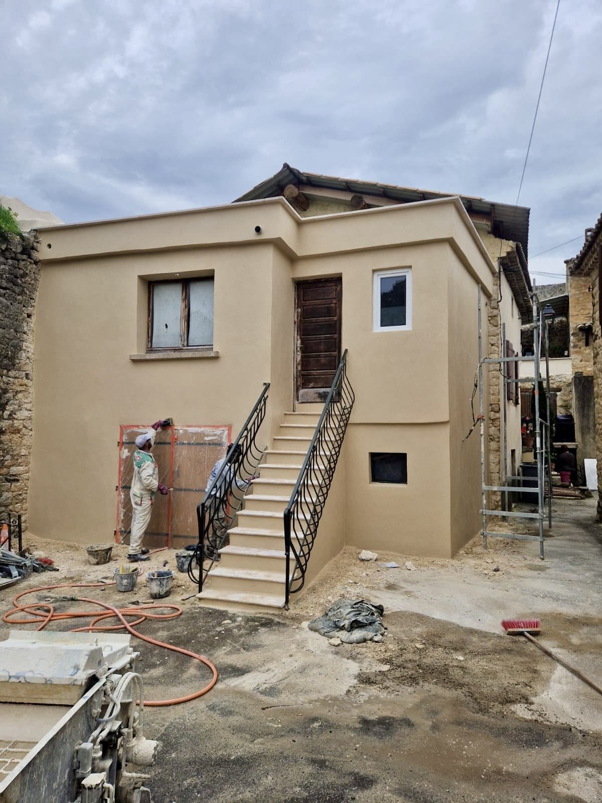 L'équipe ASCoFaçade en fin de chantier à Goudargues